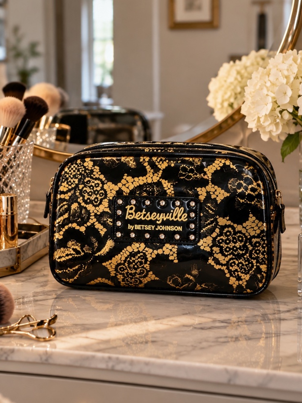 Betseyville 💋 by Betsey Johnson Black & Gold Cosmetic Makeup Bag